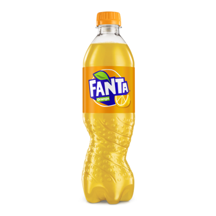 Fanta Orange-plastikflaske på grå baggrund