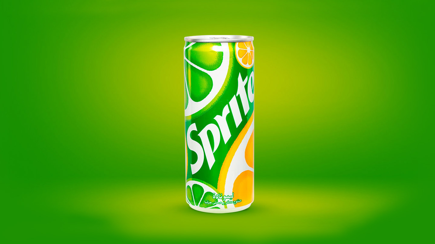 Une canette de Sprite avec un fond vert