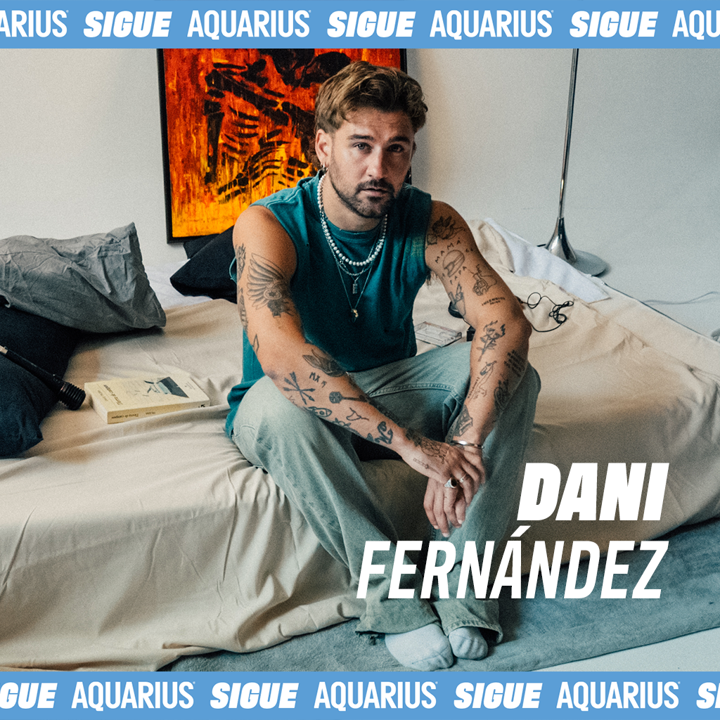 Dani Fernandez posando