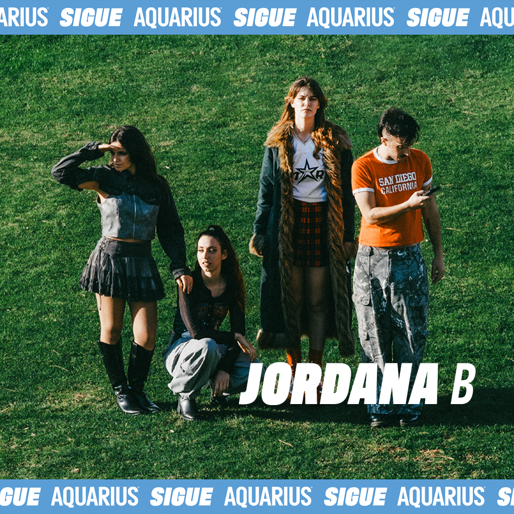Grupo de música Jordana B posando