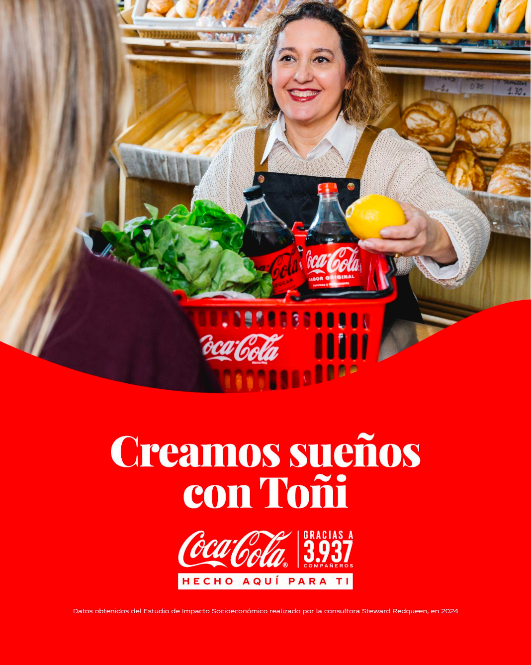 Imagen de una tendera para la campaña Coca-Cola hecha aquí para ti