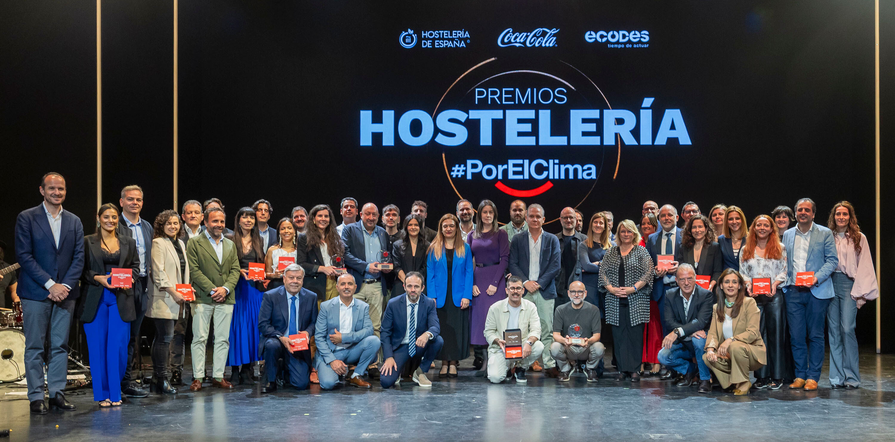 Imagen de familia con todos los ganadores de los Premios Hostelería #PorElClima