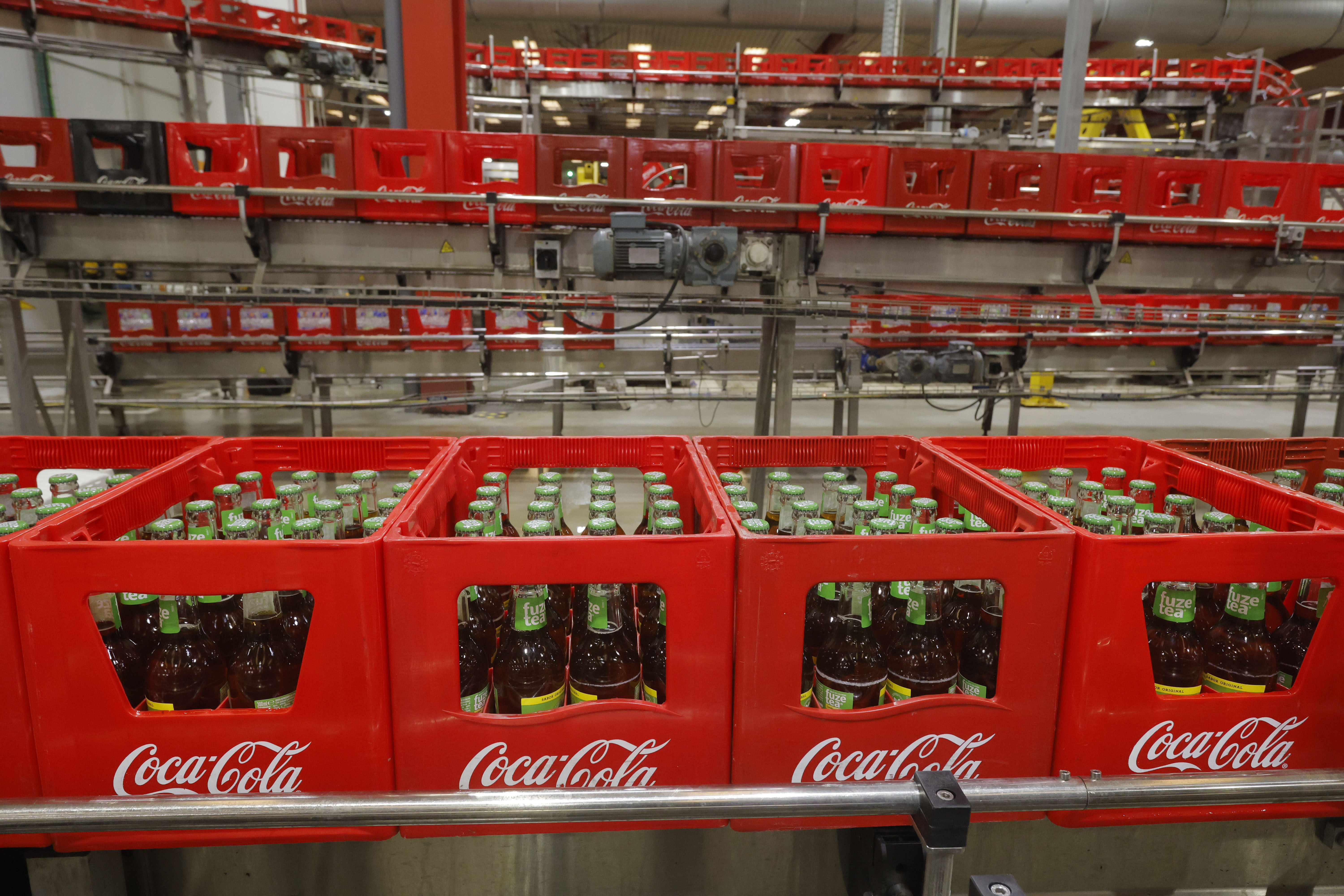 Las fábricas de nuestro socio embotellador CCEP, el alma local de Fuze Tea