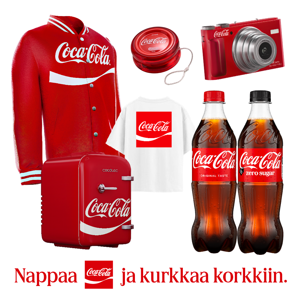 Punainen Coca-Cola-aiheinen lahjasetti: huppari, termospullo, kamera ja kaksi Coca-Cola-pulloa punaisella taustalla. Alareunassa teksti: “Nappaa [kameraikoni] ja kurkkaa korkkiin.”