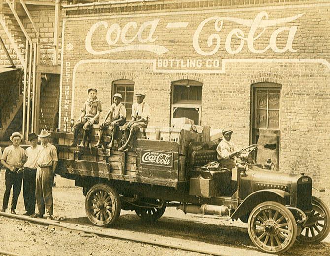 La deuxième usine d’embouteillage sous le contrat de 1899 voit le jour à Atlanta.