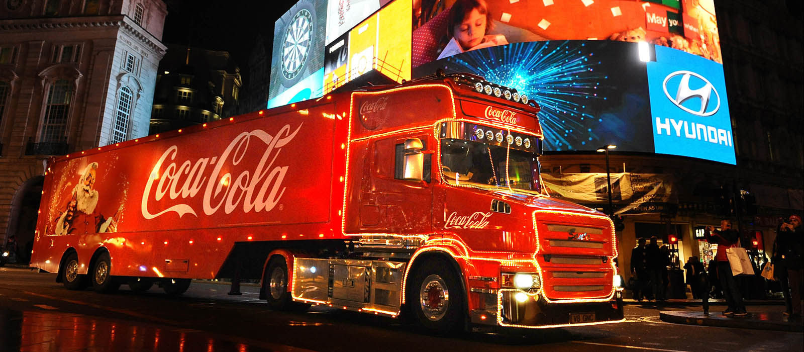 Coca-Cola Christmas truck in Piccadilly Circus