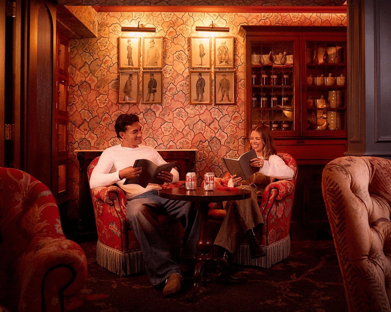 Crime thriller in a cocktail bar