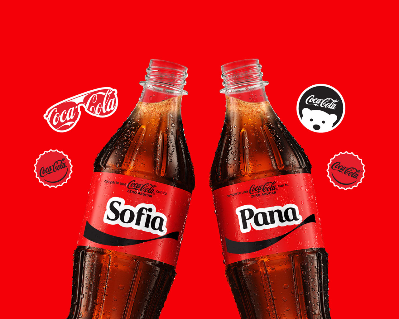 Dos botellas de Coca-Cola Zero Azúcar personalizadas con el nombre "Sofía" y la palabra "Pana" sobre un fondo rojo con ilustraciones de la marca.