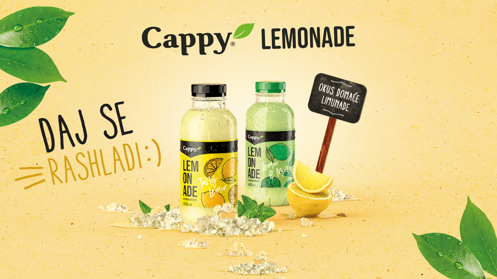 cappy lemonade baner s dvije bočice na žutoj pozadini sa zelenim listovima u suprotnim kutovima
