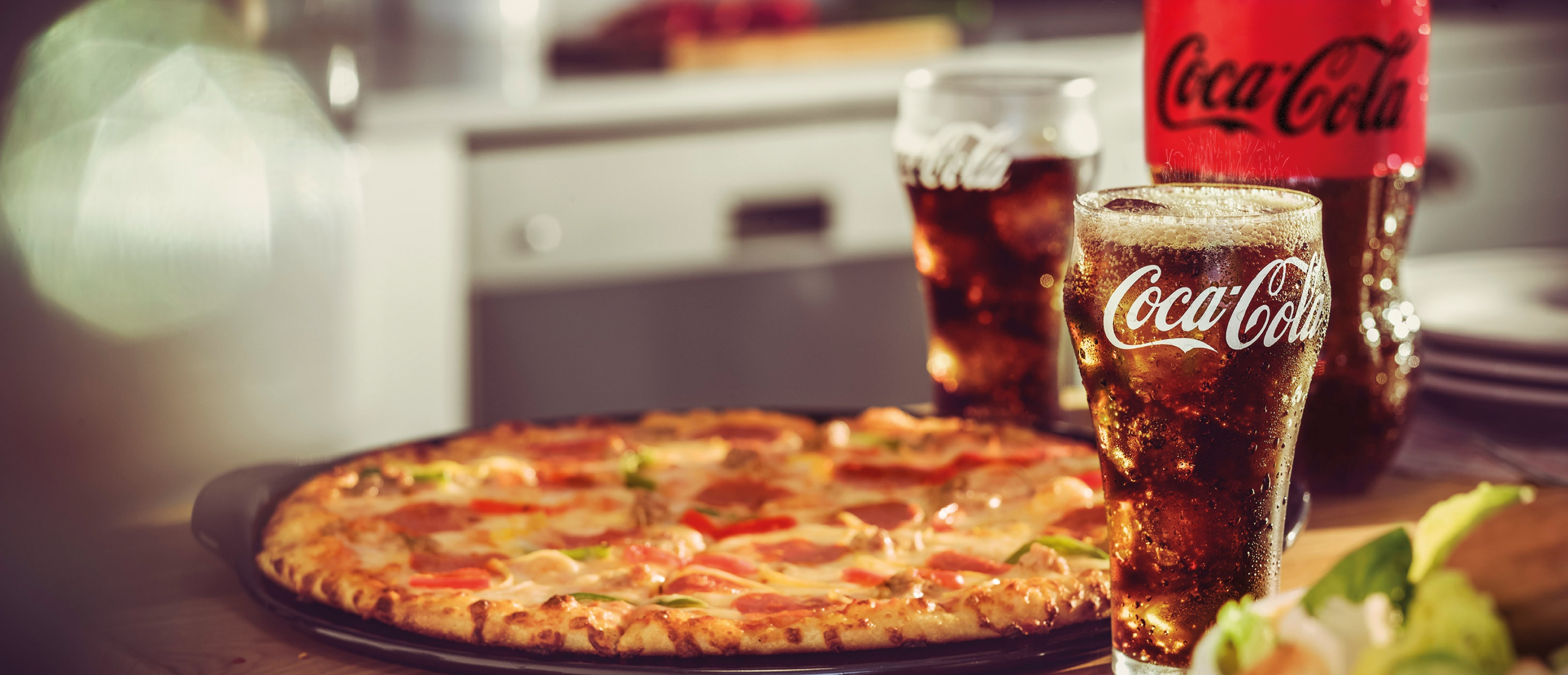 coca-cola with pizza meals