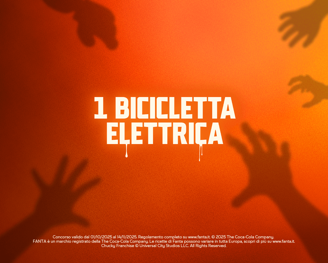 Diverse mani inquietanti che provano ad afferrare 1 bicicletta elettrica
