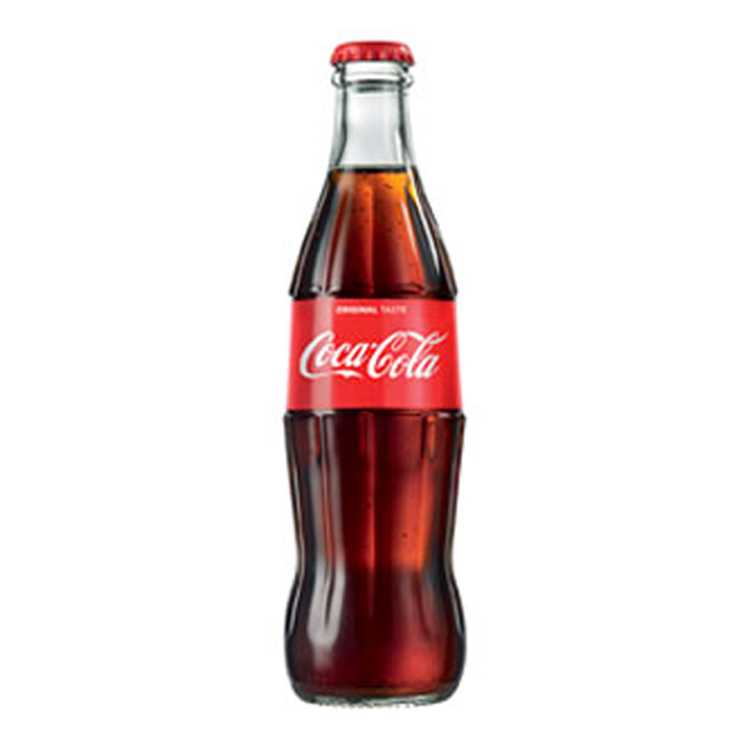 "Una bottiglia diCoca-Cola Original Taste in vetro.  Una bottiglia di Coca-Cola Original Taste in vetro con informazioni nutrizionali a sinistra e ingredienti in basso.