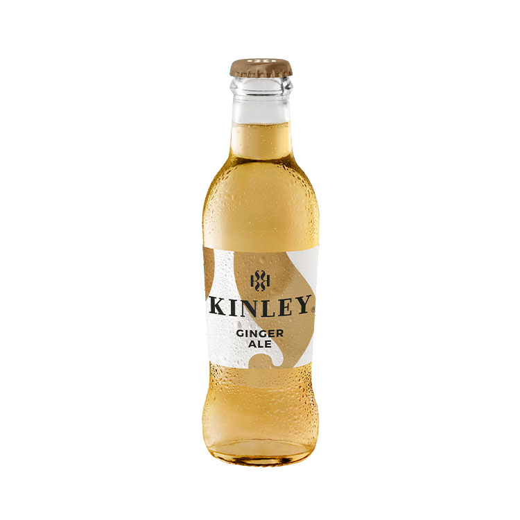Una bottiglia di Kinley Ginger Ale.