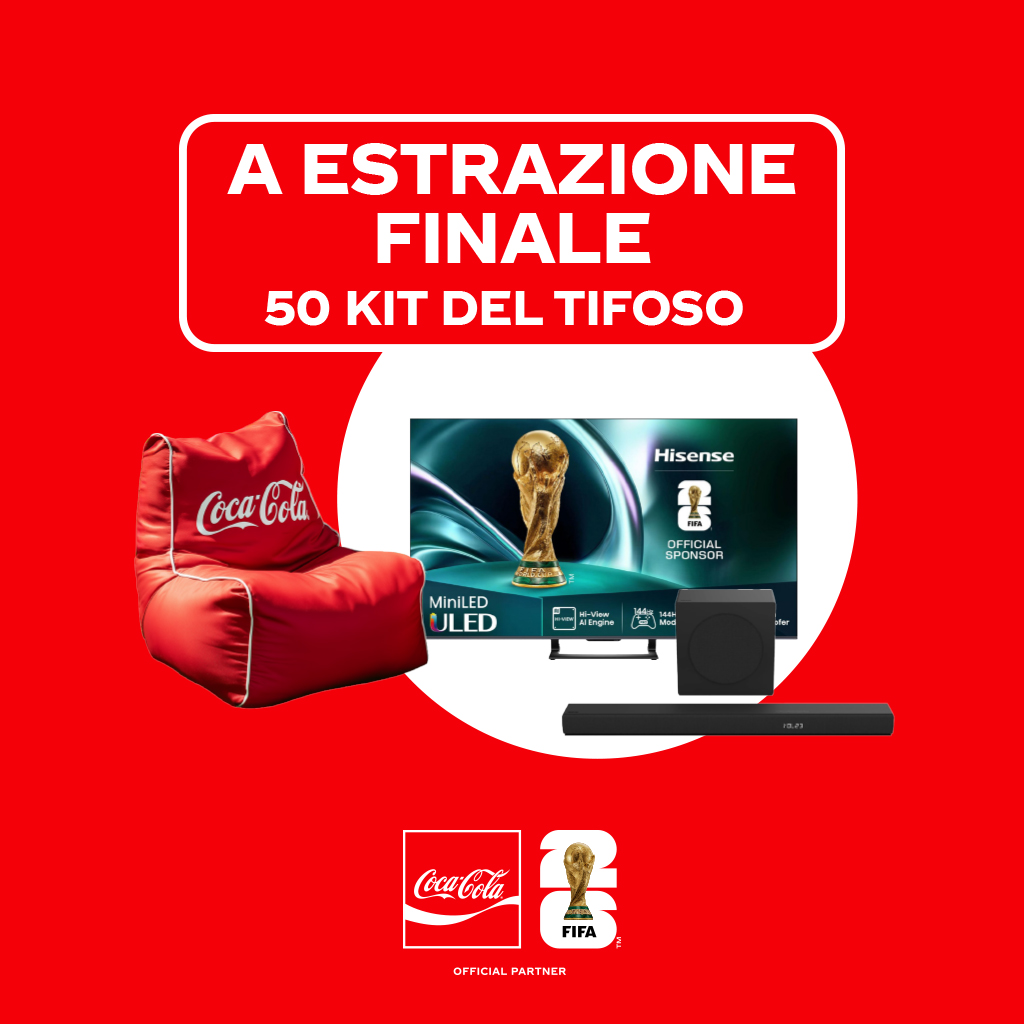 kit del tifoso su sfondo rossa, puff, televisore e soundbar