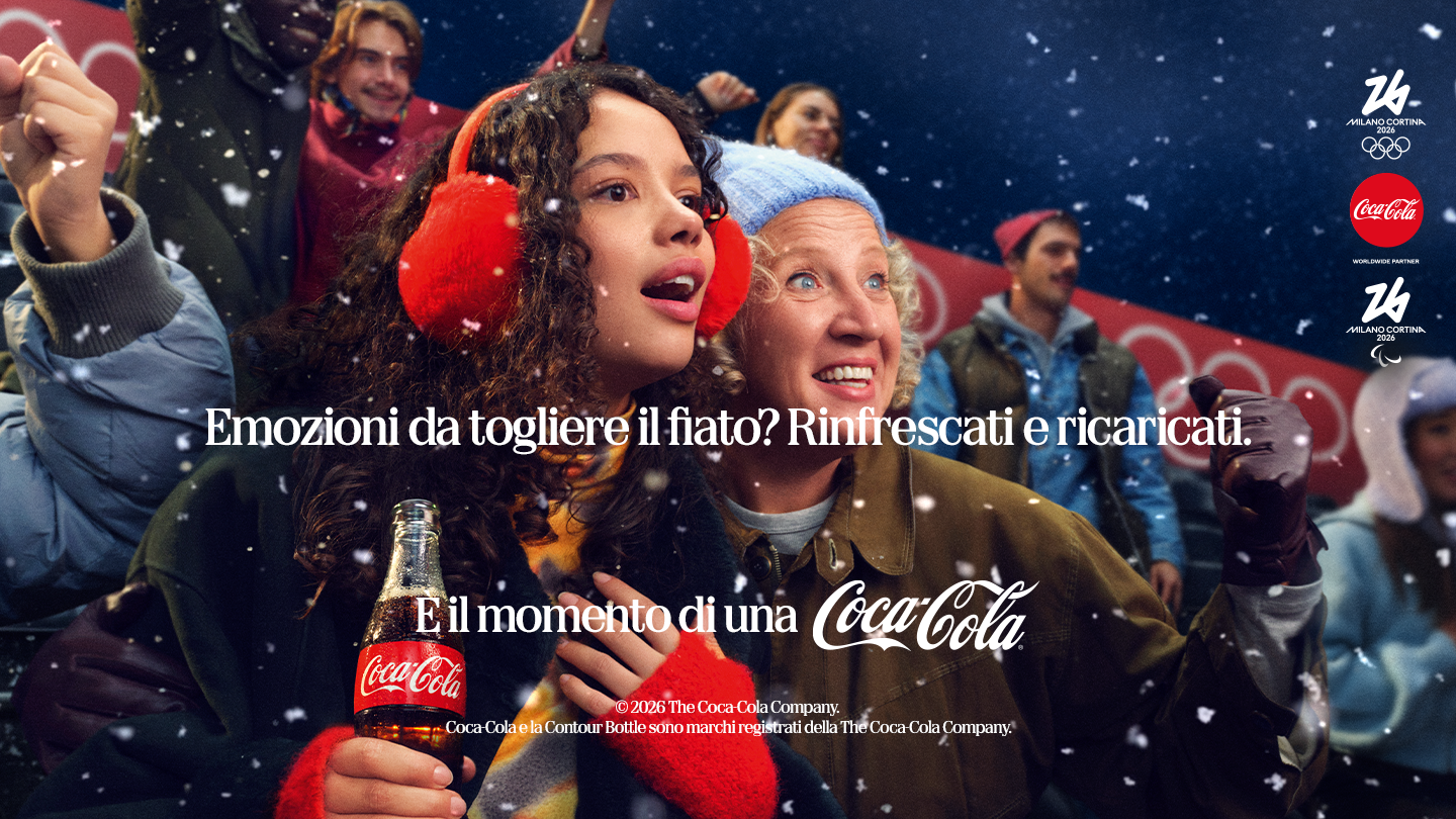 Slogan Emozioni d togliere il fiato? Rinfrescati e ricaricati su immagine di una teenager e una mamma 