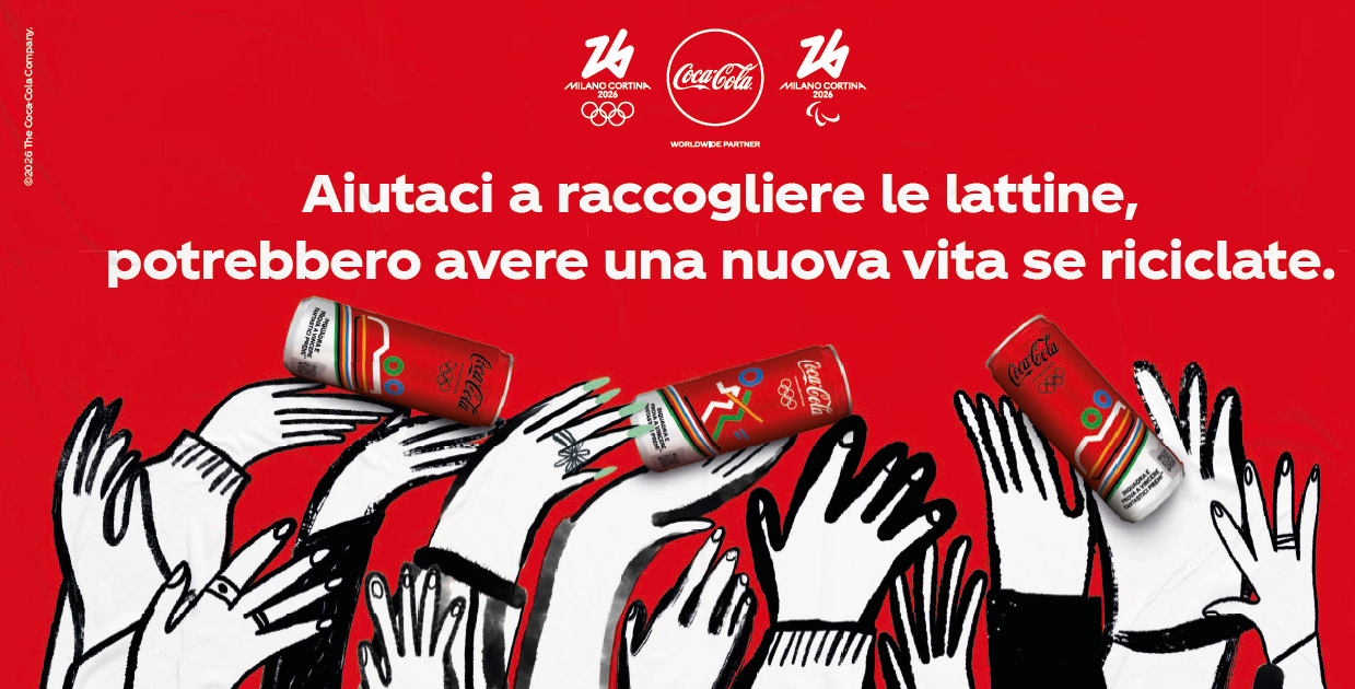 Aiutaci a raccogliere le lattine potrebbero avere una nuova vita se riciclate mani che raccolgono lattine di coca cola
