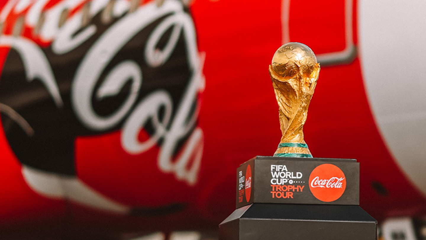 FIFA 월드컵™ 트로피 한국 상륙, 공식 트로피의 하루 일과를 밀착 취재했다
