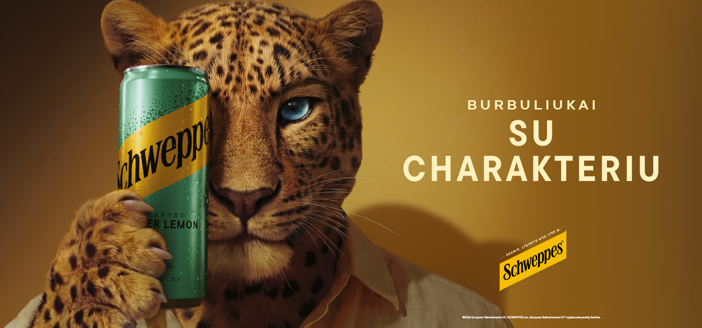 Leopardas laiko „Schweppes“ skardinę auksiniame fone.