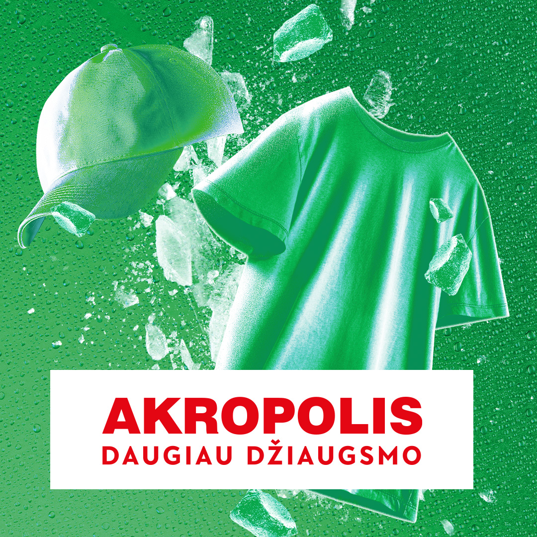 Žalias „Akropolis“ plakatas su kepure ir marškinėliais.