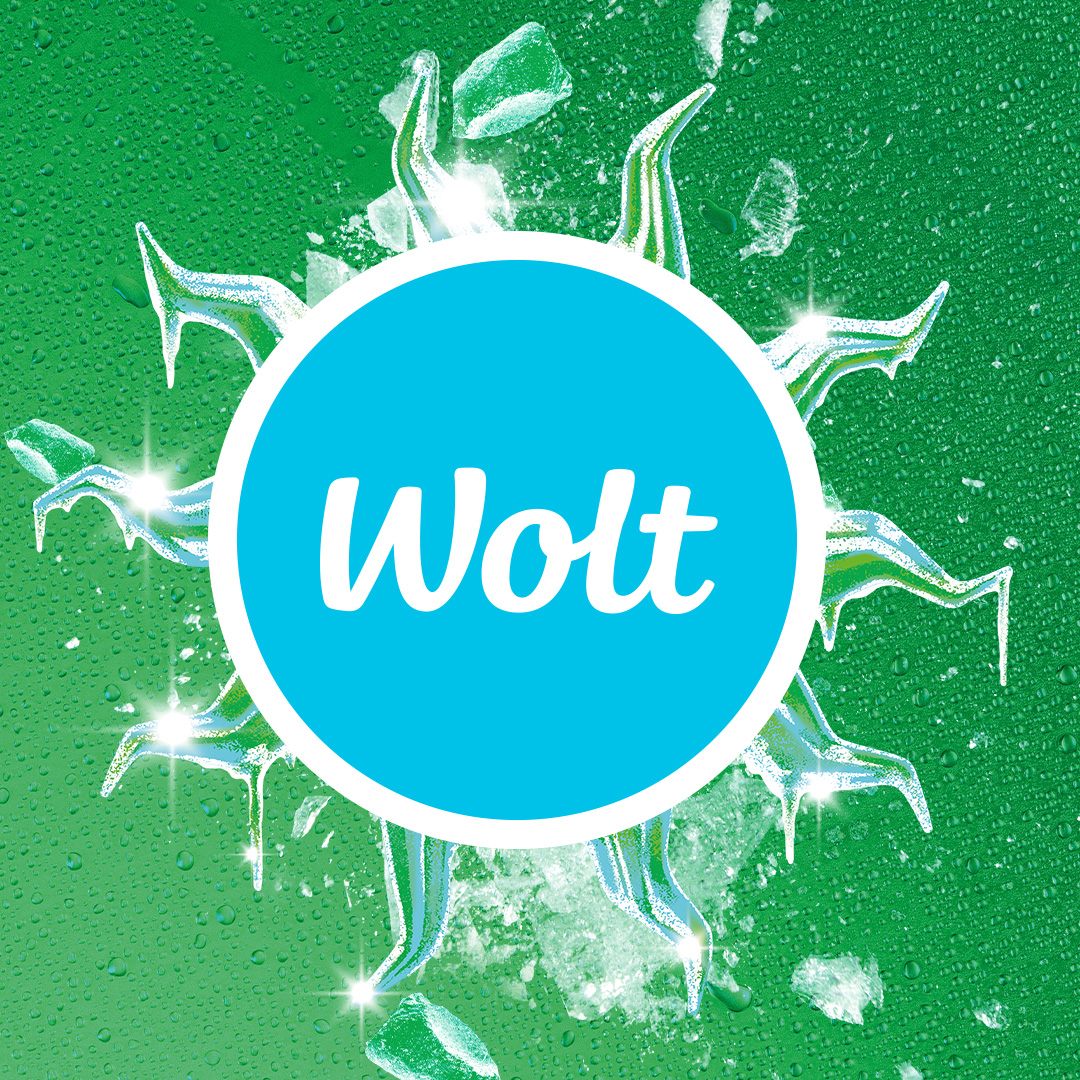 Žalias plakatas su mėlynu „Wolt“ logotipu.