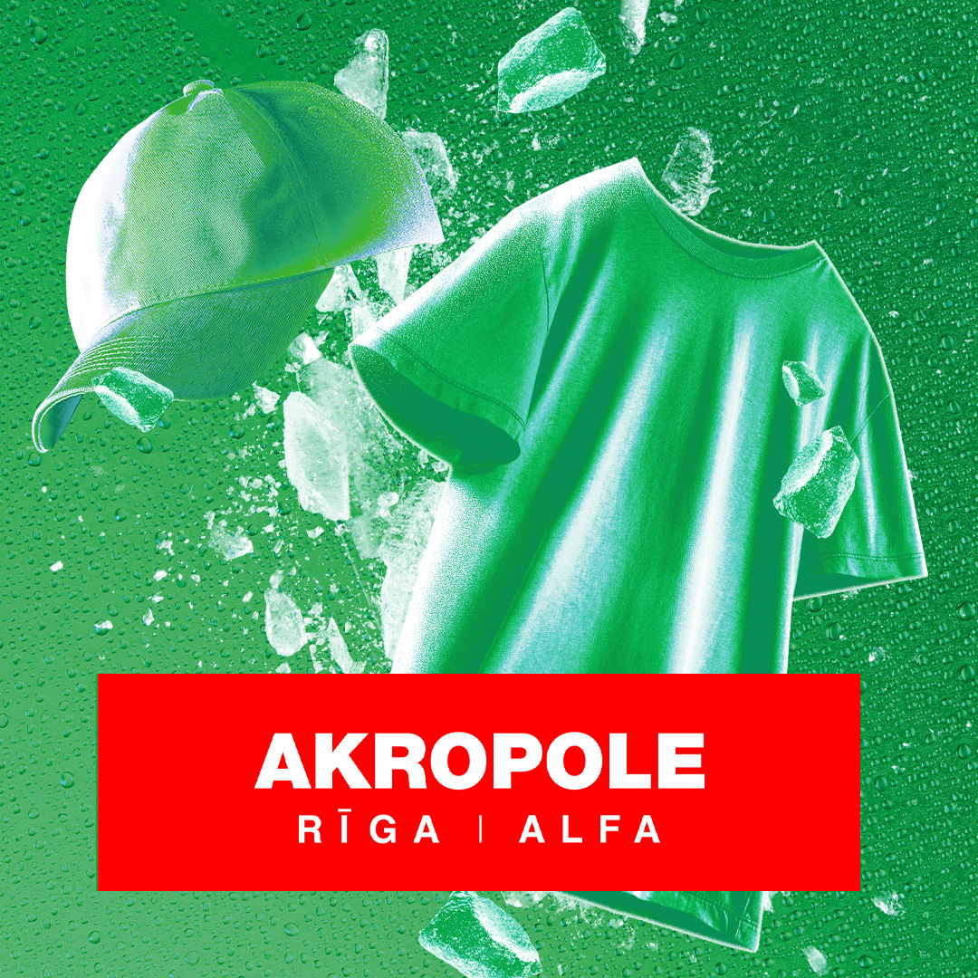 Zaļš reklāmas attēls ar cepuri, T-kreklu un “AKROPOLE RĪGA ALFA” logotipu