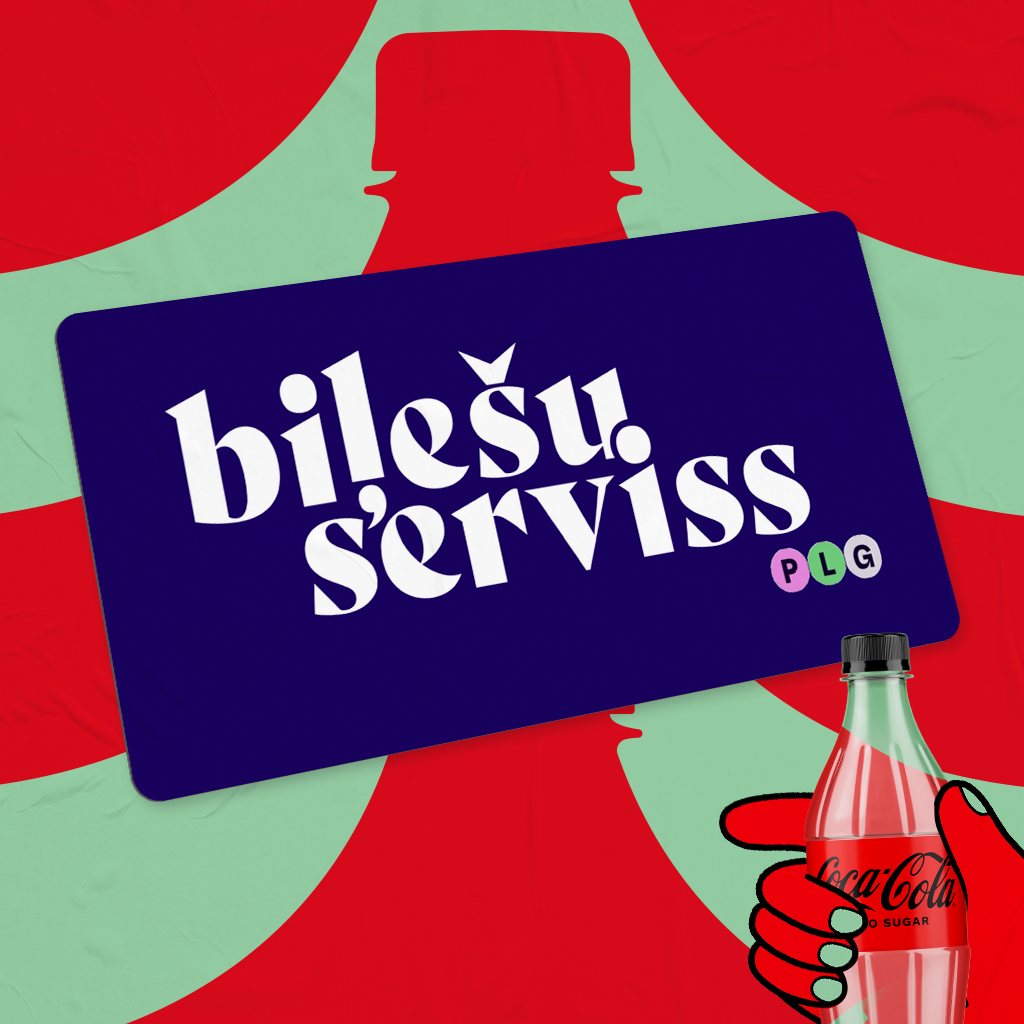 Zilā karte ar uzrakstu “Biļešu serviss” uz sarkanā un zaļā fona, priekšplānā Coca-Cola pudele.