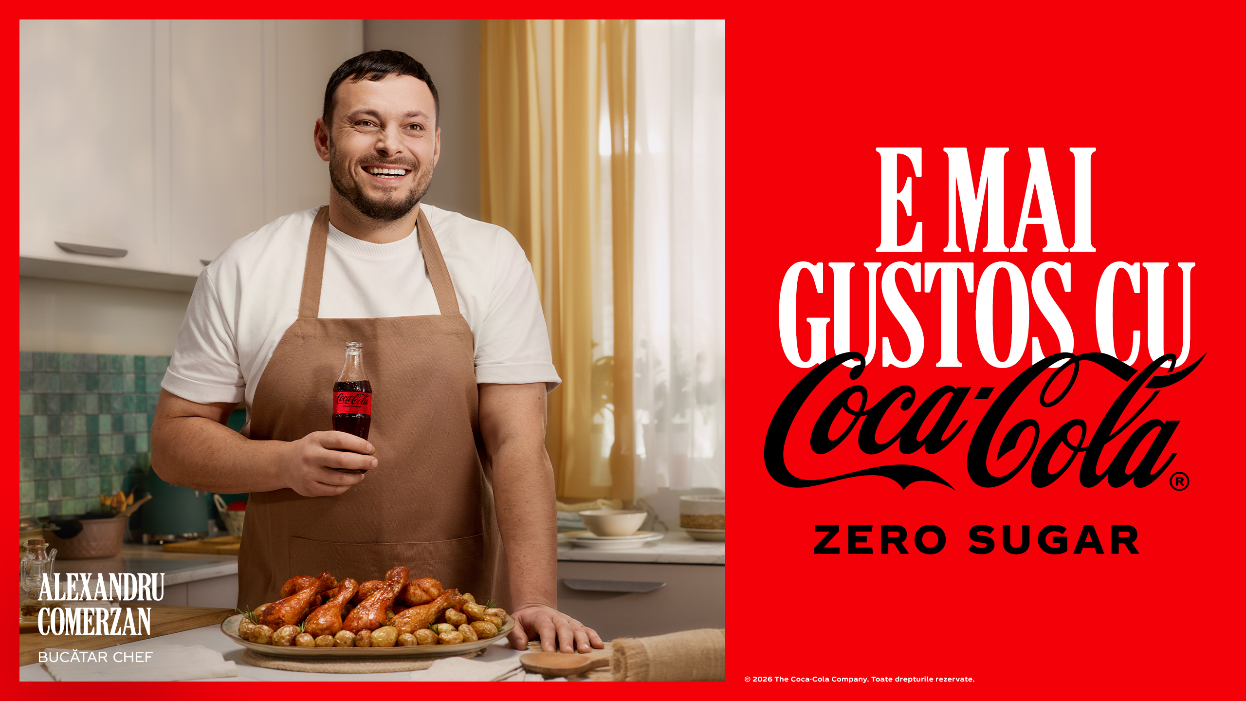 Chef Alexandru Comerzan, in fata unui platou cu mancare, cu o sticla de Coca-Cola Zero in mana.