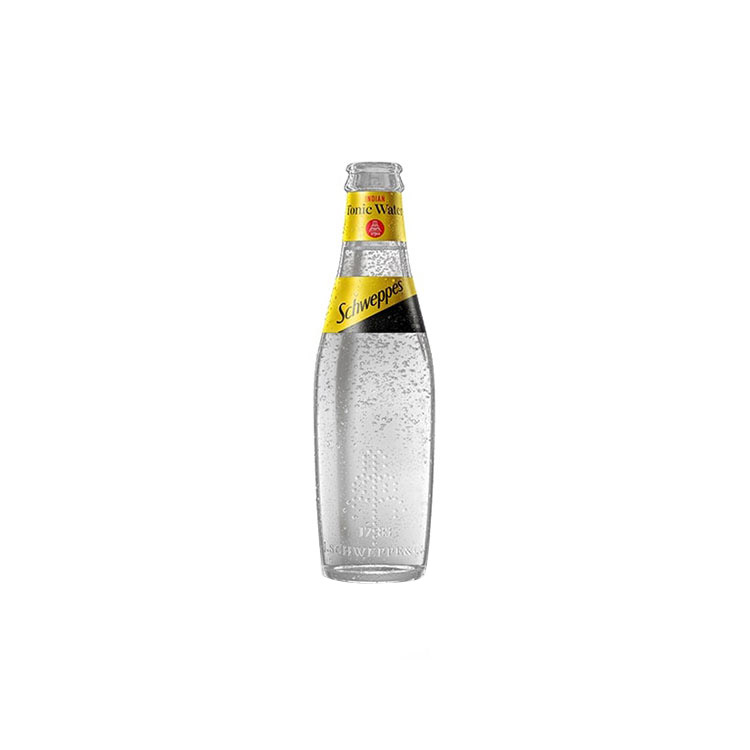 Schweppes Tonic Water flašica sa bijelom pozadinom