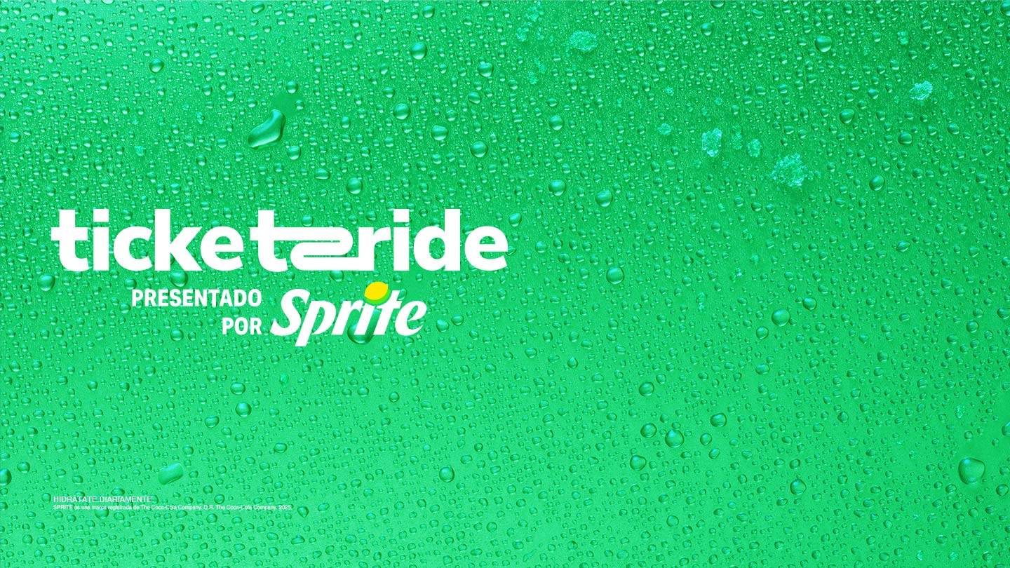 Se muestran tres latas de bebidas refrescantes: una lata verde de Sprite, una lata roja de Coca-Cola y una lata blanca y naranja de Flashlyte by Bodyarmor. Junto a ellas, se observa un boleto rojo con el logo de Coca-Cola Flow Fest. El fondo rojo está adornado con gráficos en negro, incluyendo una llama y estrellas.