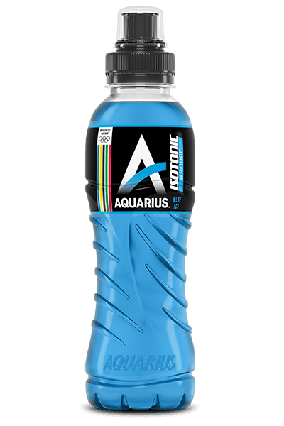 Een fles Aquarius sport isotonic blue ice drank