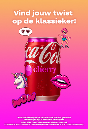 Je ziet een blikje Coca-Cola Cherry tegen een roze en oranje achtergrond. Rondom het blikje staan kleurrijke illustraties, zoals een paar ogen, een danseres, een eenhoorn met het woord "WOW", en roze lippen. Bovenaan staat de tekst: "Vind jouw twist op de klassieker!" in witte letters.