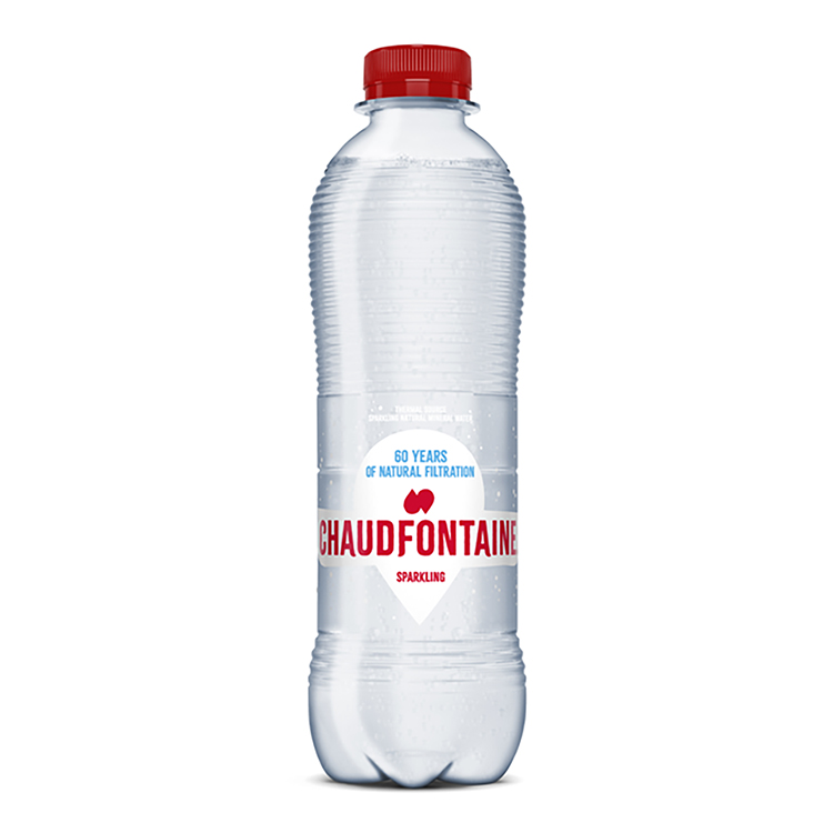 Een fles Chaudfontaine bruisend natuurlijk mineraalwater