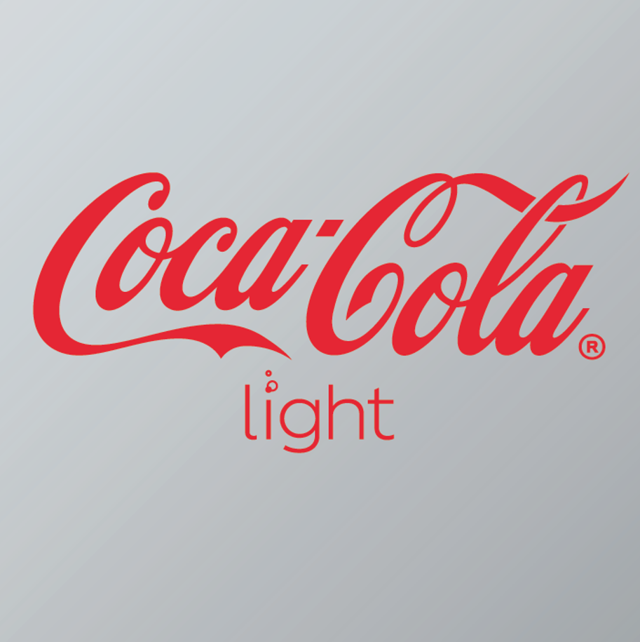 Rood Coca-Cola-logo in sierlijk, cursief lettertype met daaronder het woord “light” in kleinere, rode letters op een witte achtergrond.