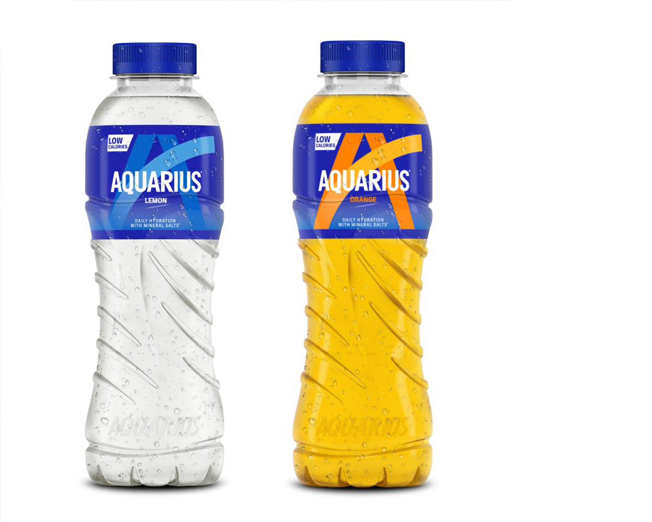 Twee varianten van Aquarius sportdrank - sinaasappel- en citroensmaak