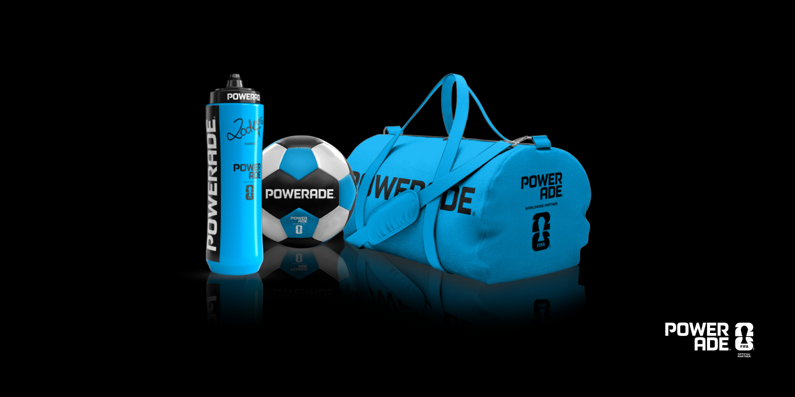 Powerade merch mot svart bakgrunn