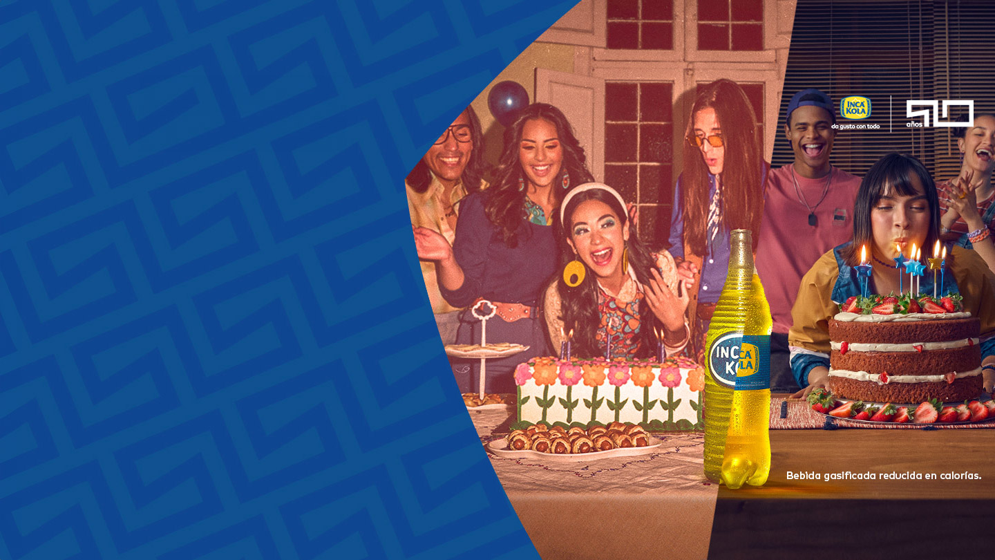 Dos escenas de fiesta de cumpleaños, una antigua y otra actual, ambas con celebrando con Inca Kola a través del tiempo. En la parte superior se encuentra el logo de Inca Kola y el texto 90 años.