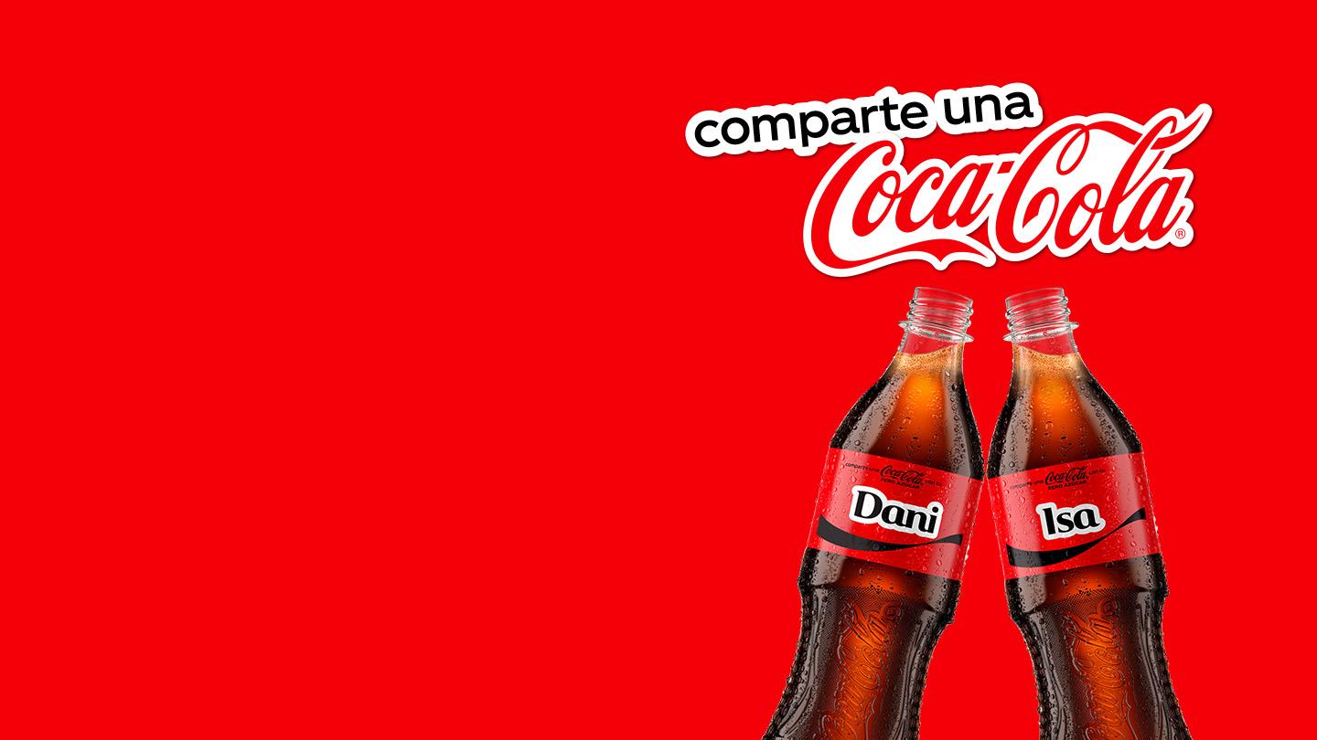 Dos botellas de Coca-Cola personalizadas con el nombre "Dani" e "Isa" junto al texto "Comparte una Coca-Cola" sobre un fondo rojo.