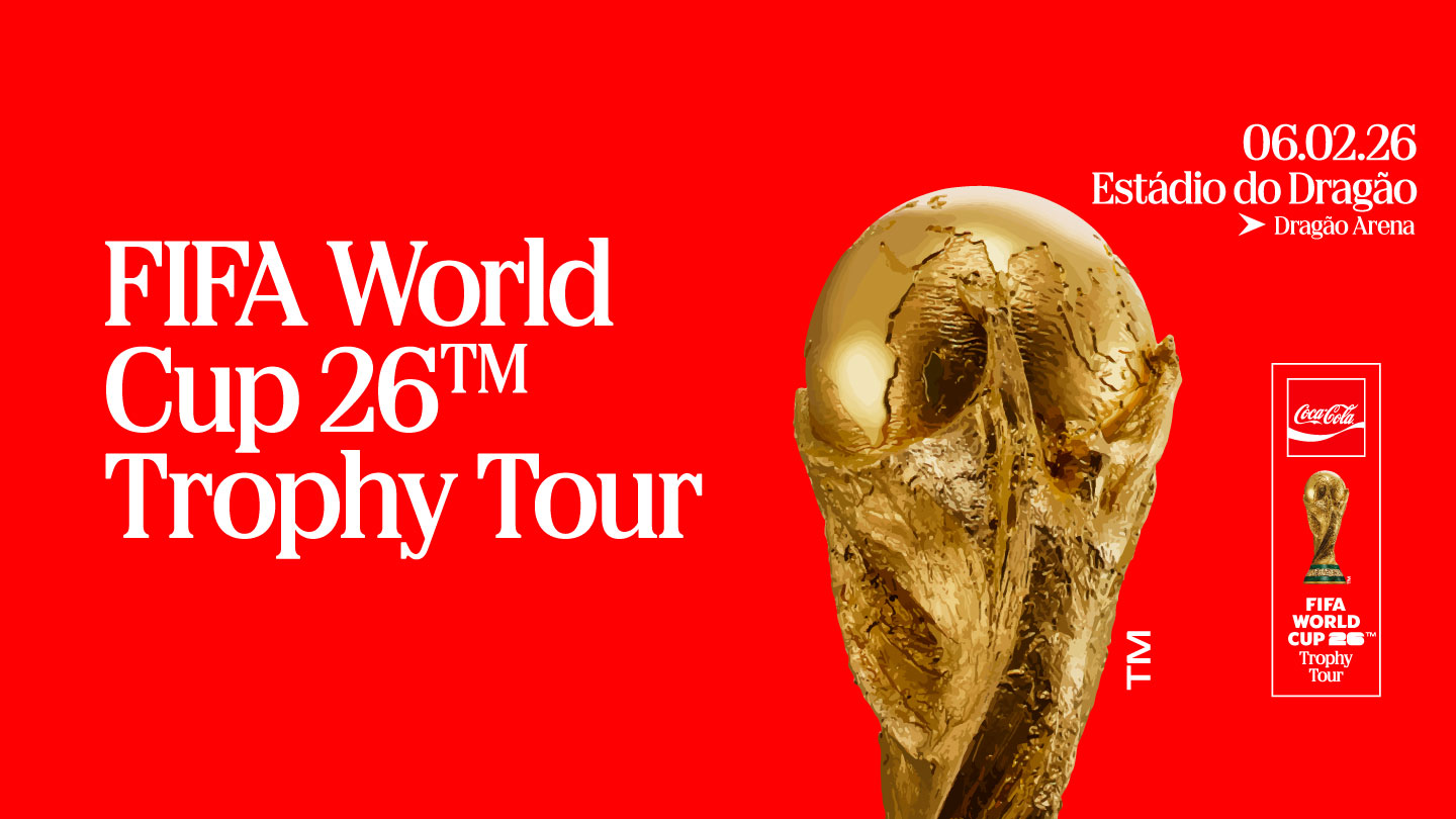 Imagem promocional do FIFA World Cup 26™ Trophy Tour, com fundo vermelho, texto ‘FIFA World Cup 26™ Trophy Tour’, data 06.02.26 e indicação do Estádio do Dragão, mostrando o troféu dourado da Taça do Mundo