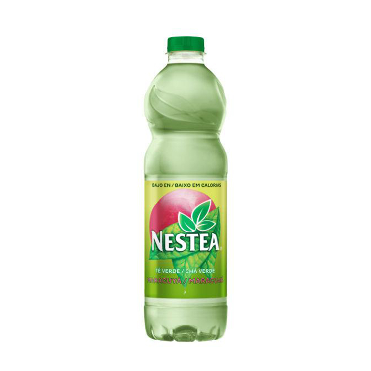 Uma garrafa de Nestea® com chá verde Maracujá-Mangostão