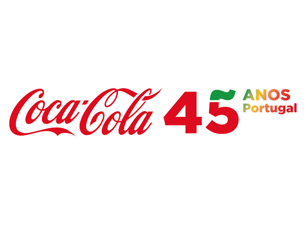 Logo Coca-Cola 45 anos Portugal