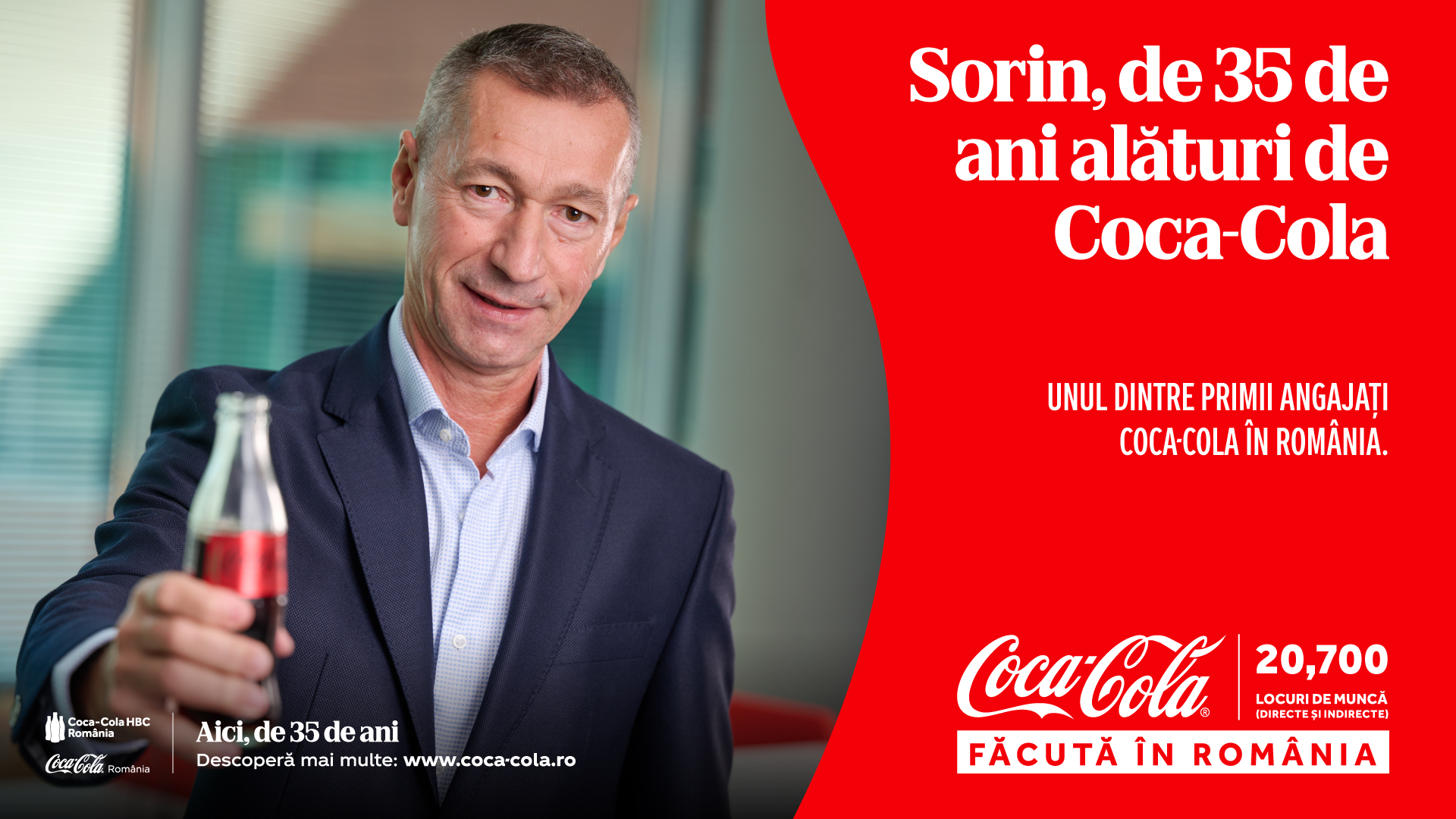 Sorin ținând o sticlă de Coca-Cola