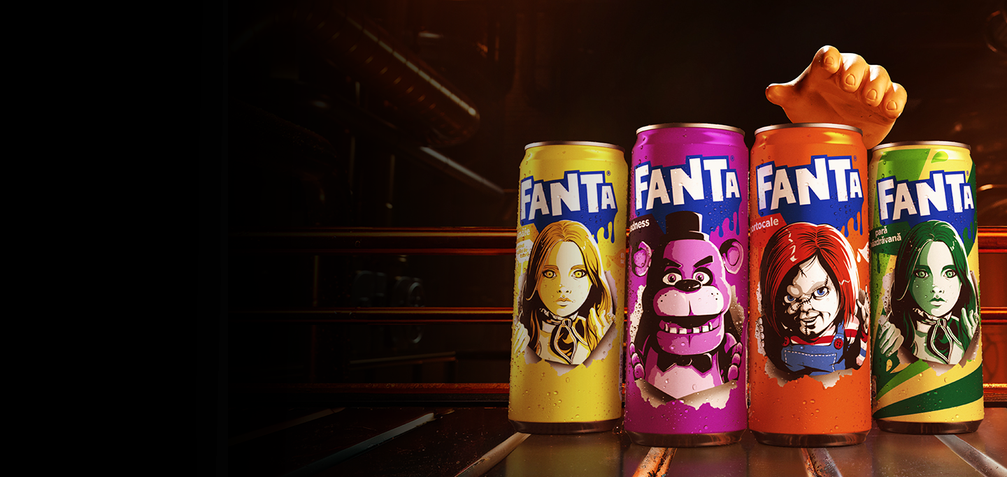 Mâna lui Chucky, din joacă, întinzând mâna după noua doză de Fanta cu aromă de Chucky