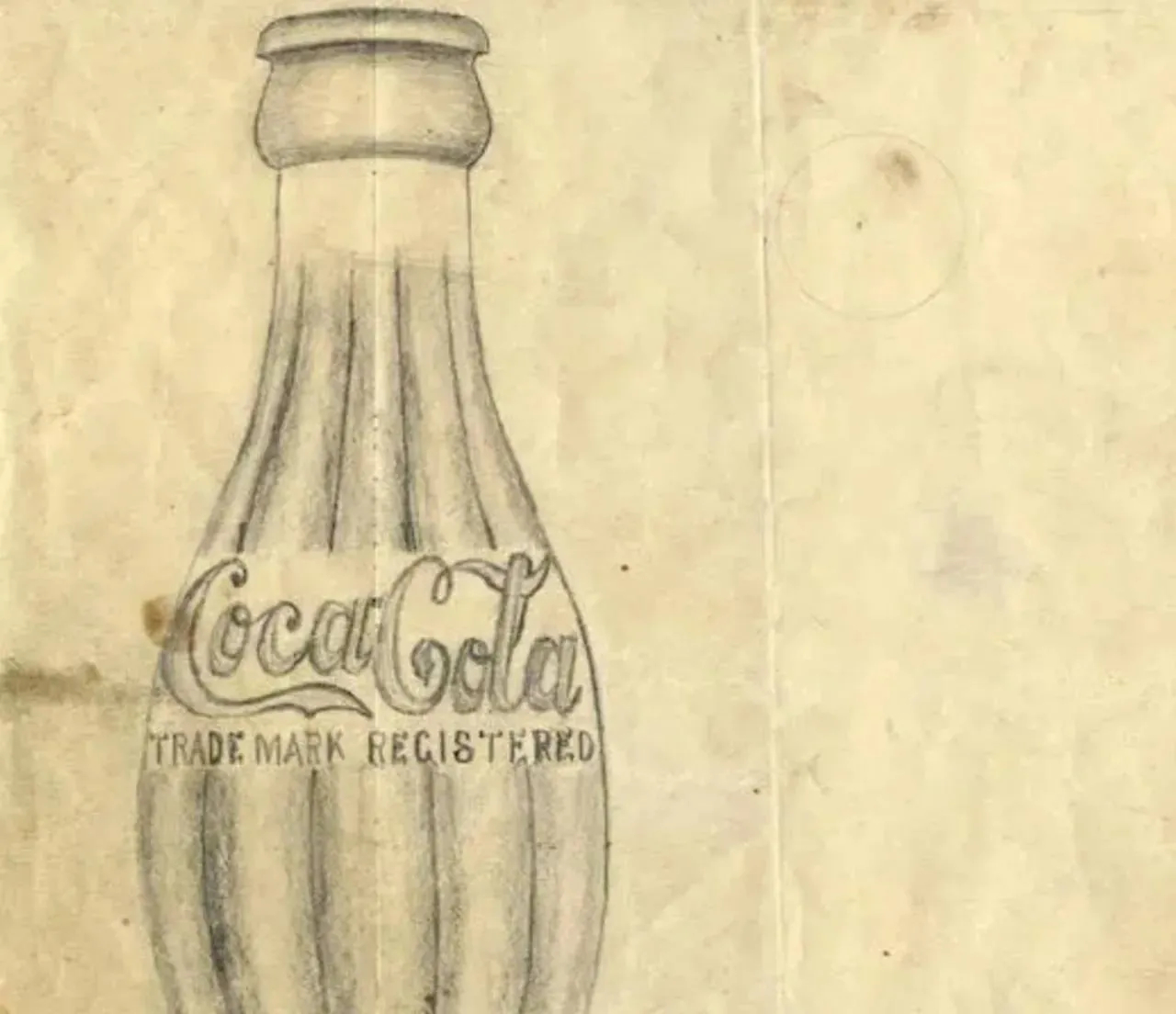 Desen de creion pe hârtie îngălbenită, cu binecunoscuta formă a sticlei de Coca-Cola