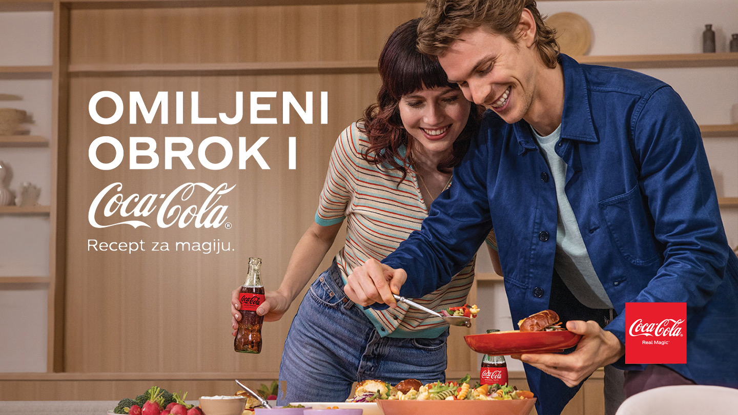 coca-cola baner gde mladi par sprema ručak i pije coca-colu iz flašice