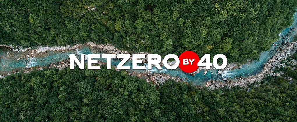 Aerijalni pogled na logo NetZero40 na terenu