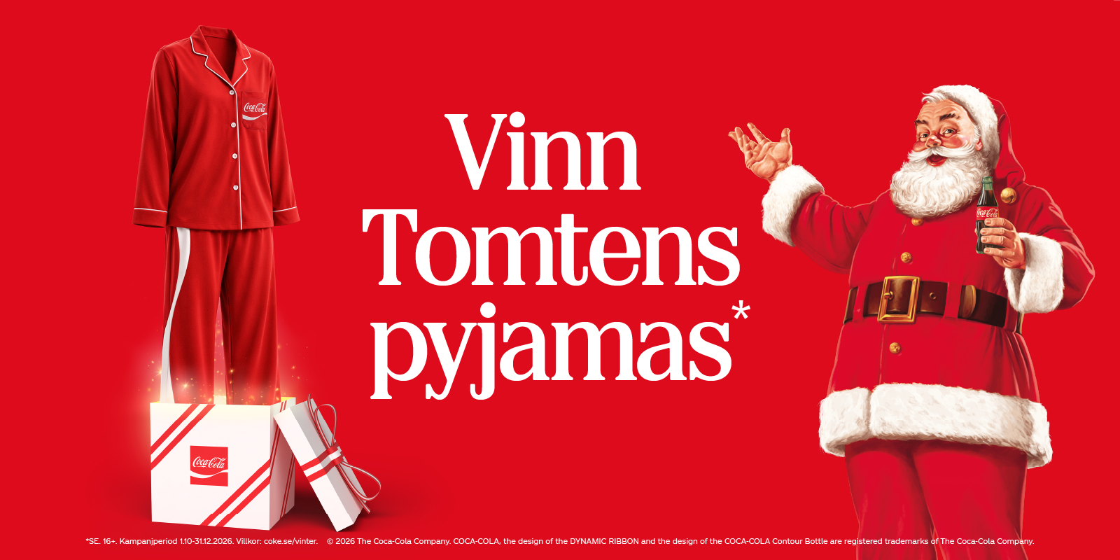 Röd Coca-Cola-annons med texten “Vinn Tomtens pyjamas*”, ett rött pyjamasset med Coca-Cola-logga och vita presentförpackningar längst ner.