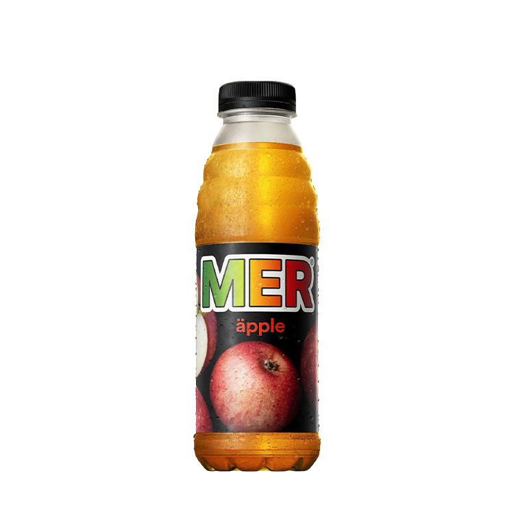 En flaska med fruktdrycken MER Äpple