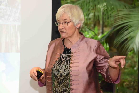 Dr. Margaret Ashwell, OBE, PhD. lecturing in the Know Your Stevia event