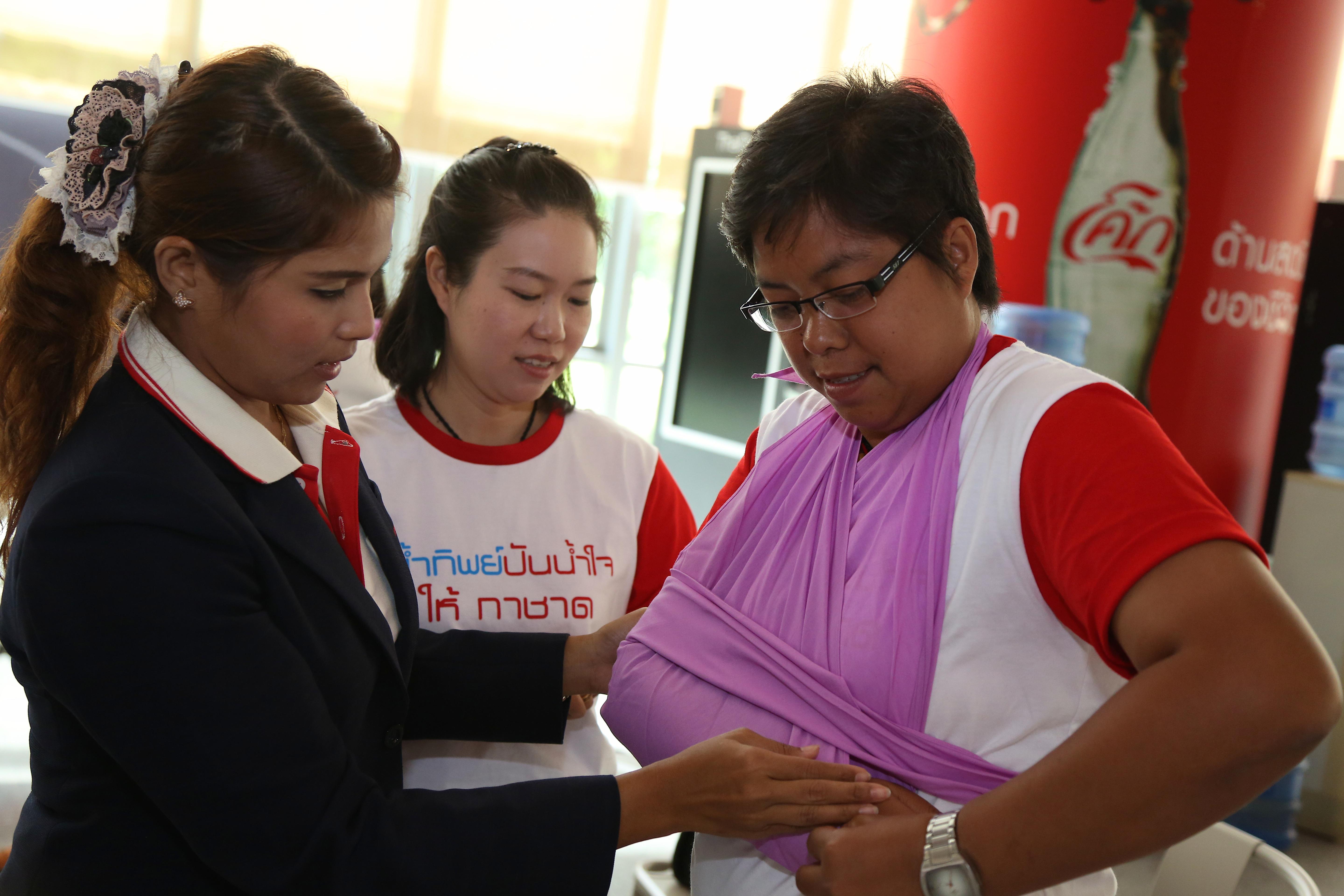 สนับสนุนอุปกรณ์และอำนวยความสะดวกสำหรับการจัดอบรมหลักสูตรปฐมพยาบาลและการกู้ชีพให้แก่พนักงานซึ่งเป็นอาสาสมัครทั่วประเทศ