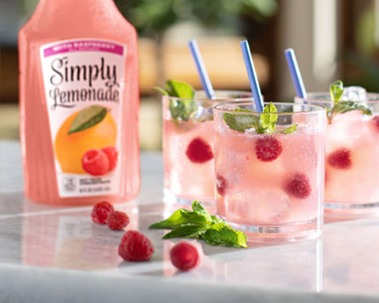 Simply Lemonade® with Raspberry Spritzer